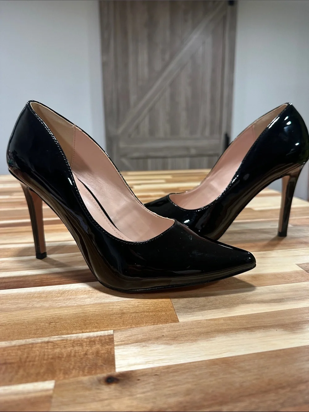 Michael Shannon Black Patent Pointed Toe Pumps 468